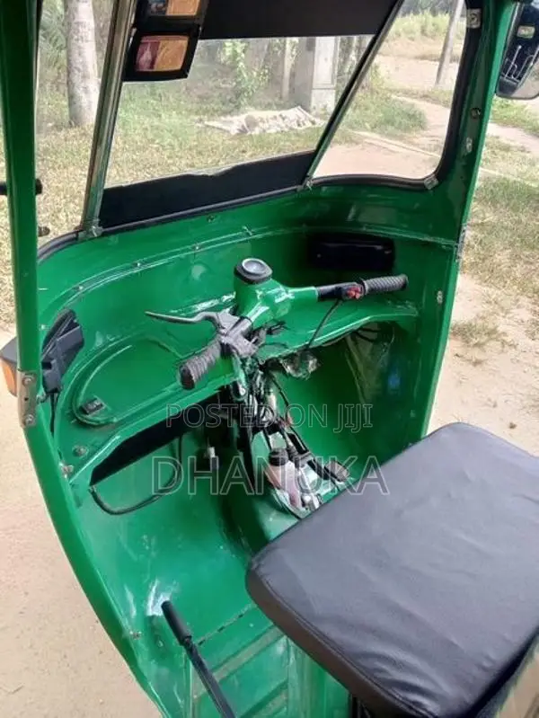 Bajaj RE 1999