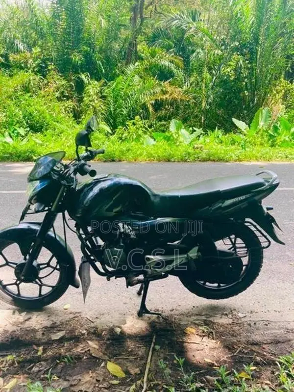Bajaj Discover 2015