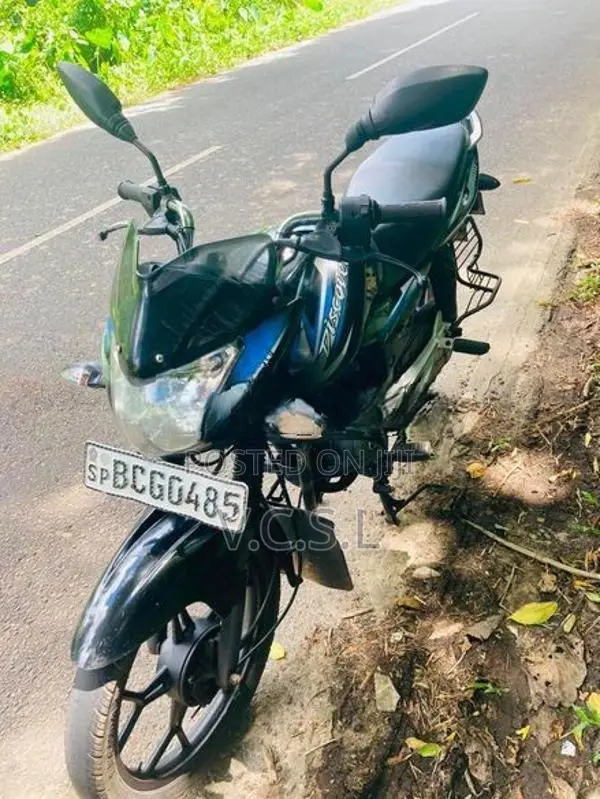 Bajaj Discover 2015