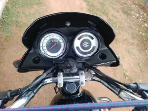 Bajaj Platina 100 ES 2016