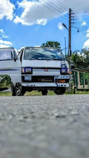 Mitsubishi L300 1985