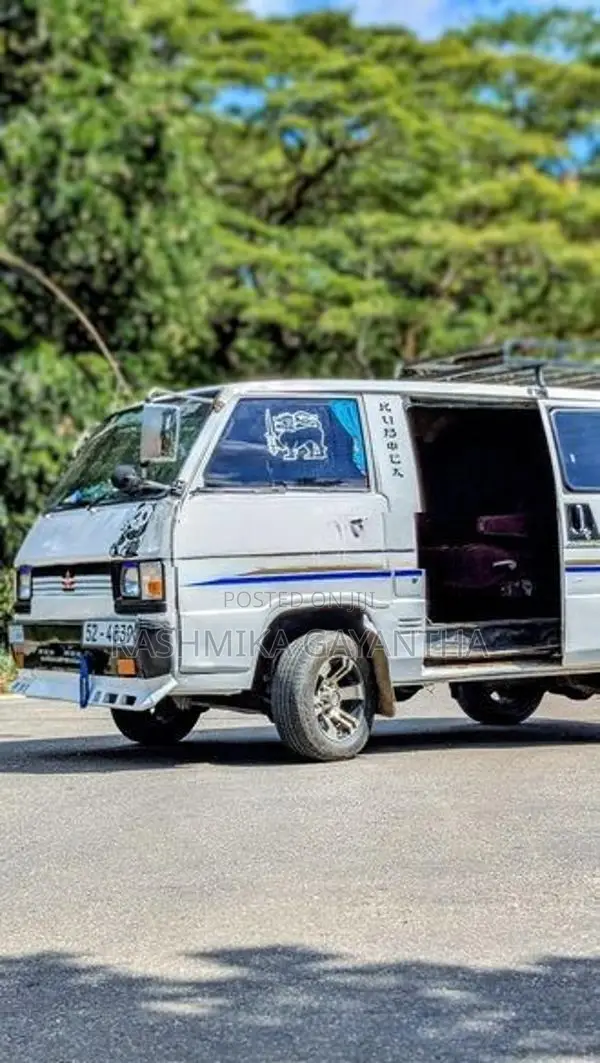 Mitsubishi L300 1985