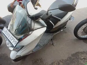 Suzuki Burgman 2020