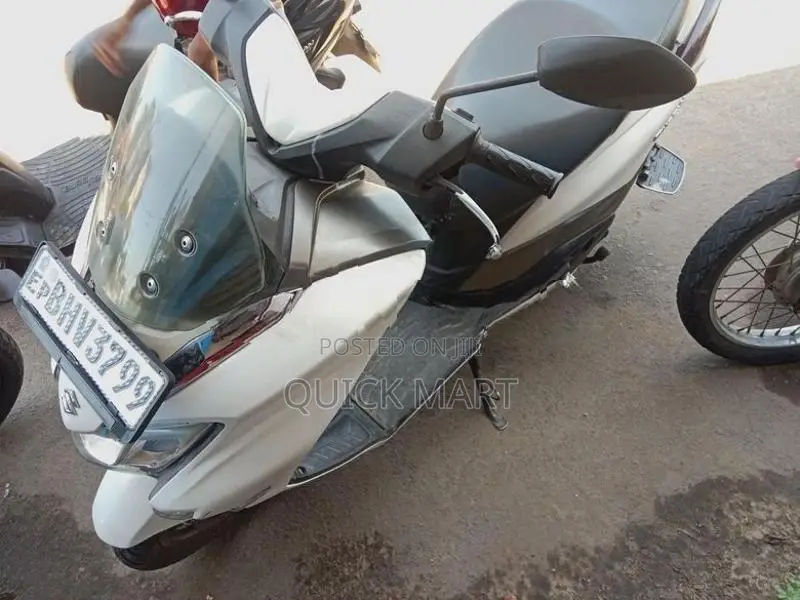 Suzuki Burgman 2020