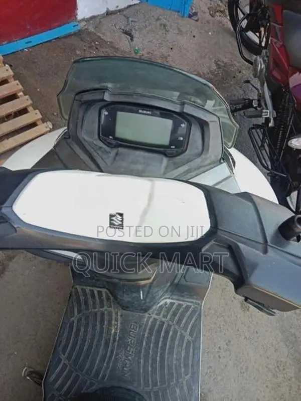Suzuki Burgman 2020