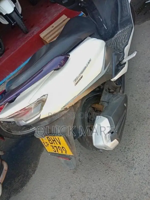 Suzuki Burgman 2020