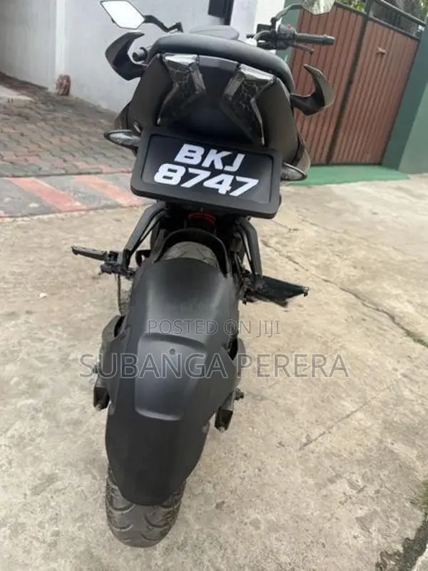 Bajaj Pulsar N160 2025