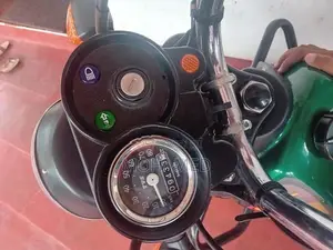 TVS XL 100 2025