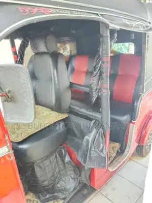 Bajaj RE 2015
