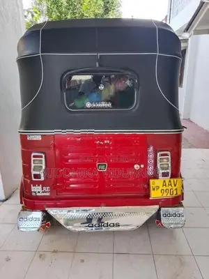 Bajaj RE 2015