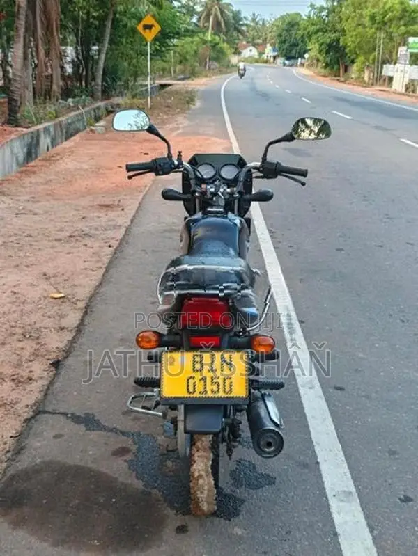 Bajaj CT100 2019