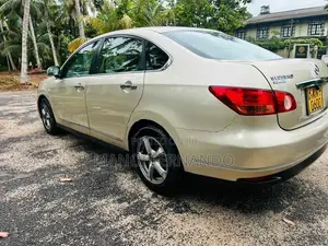 Nissan Bluebird 2007