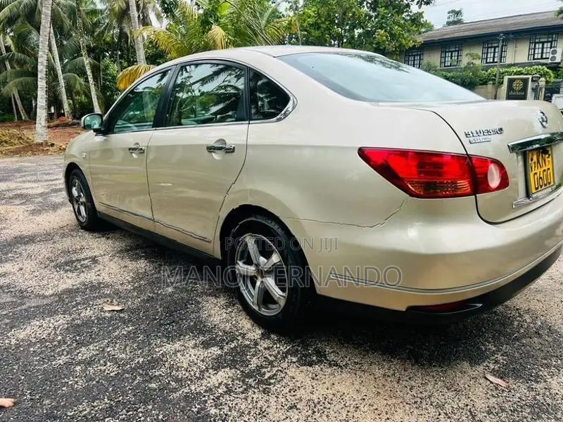 Nissan Bluebird 2007