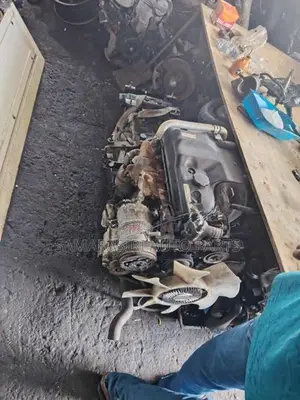Isuzu 4JG2 Engine
