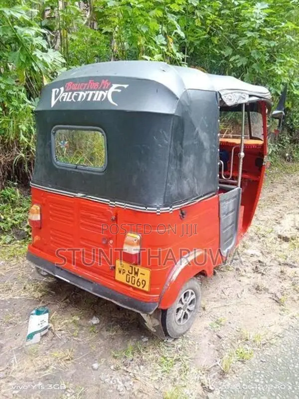 Bajaj RE 2006