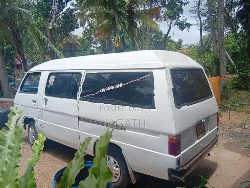 Mitsubishi Delica L300 1982