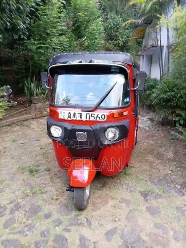 Bajaj RE 2014