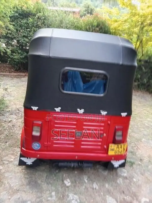 Bajaj RE 2014