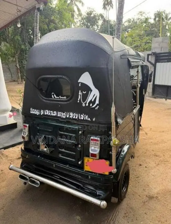 Bajaj RE 2011