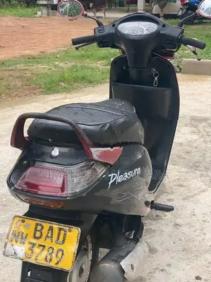 Bajaj Pleasure 2013