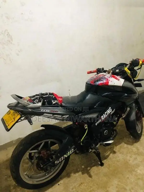 Bajaj Pulsar NS200 2017