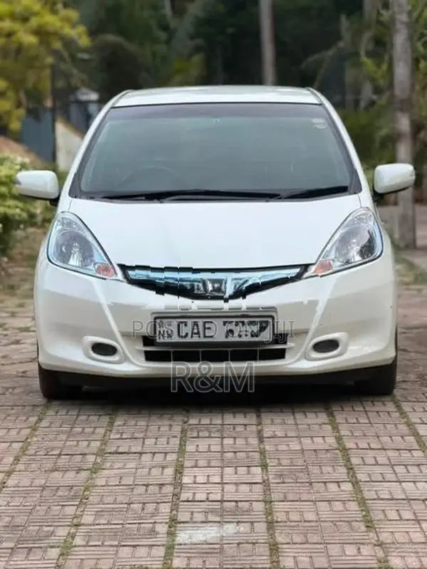 Honda Fit GP 1 2013