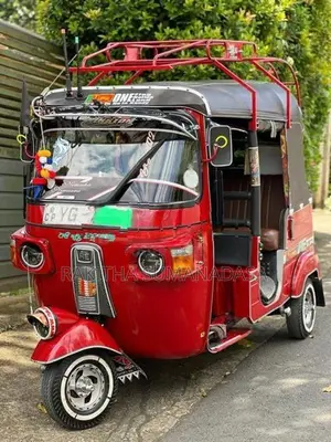 Bajaj RE 2011