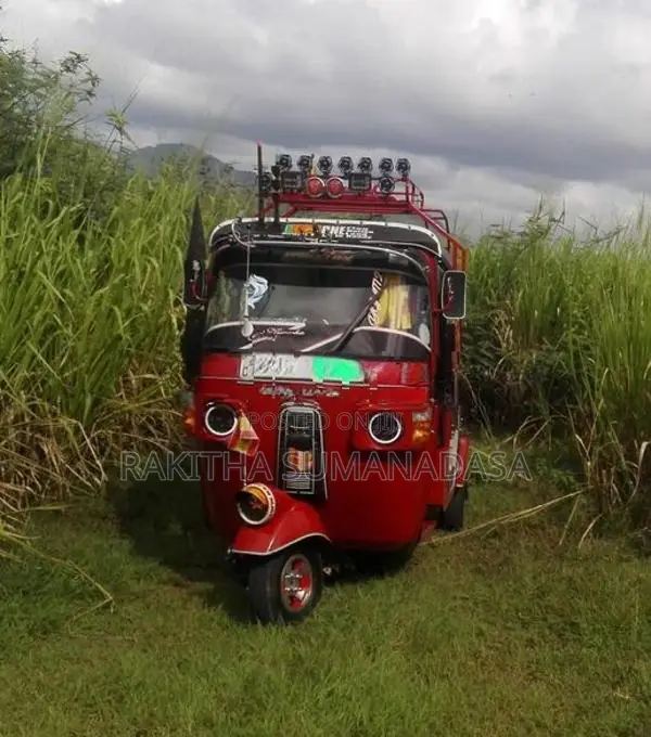 Bajaj RE 2011