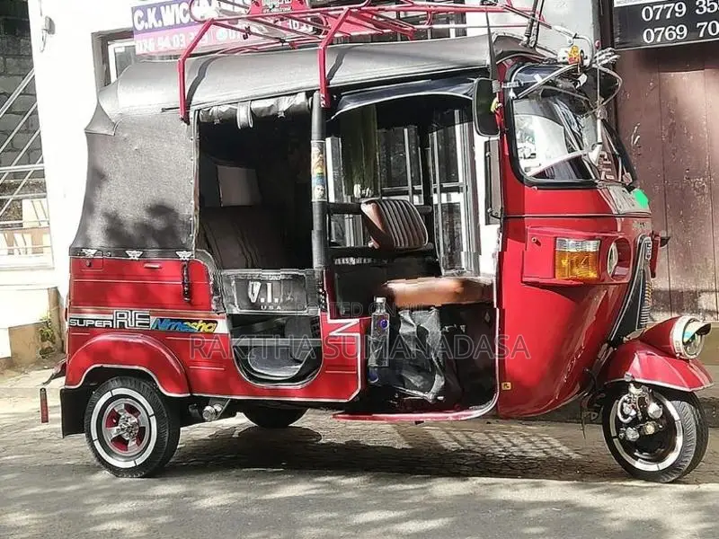 Bajaj RE 2011