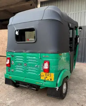 Bajaj RE 205 FL 2014