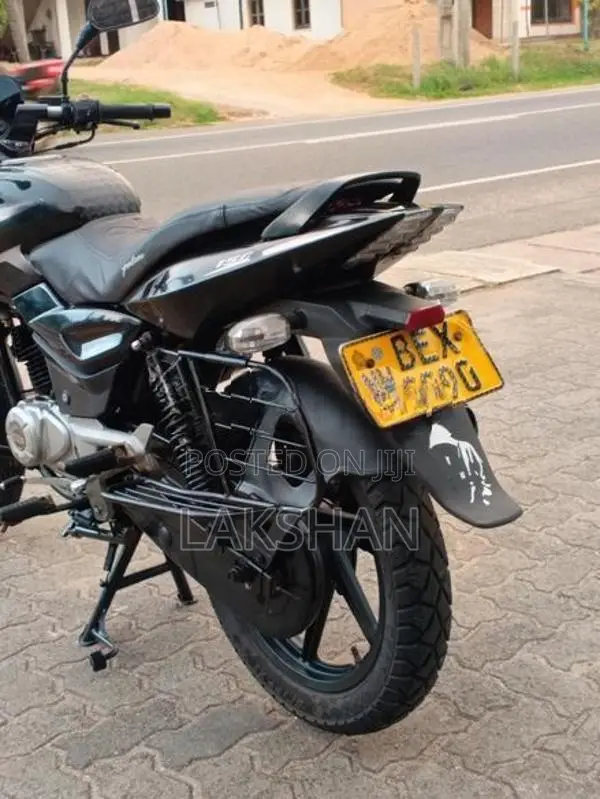 Bajaj Pulsar 150 2016