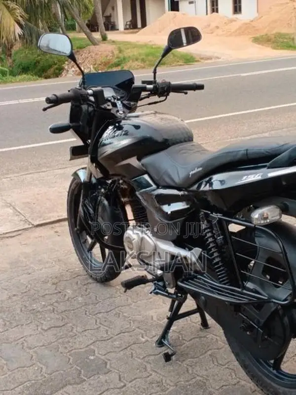 Bajaj Pulsar 150 2016