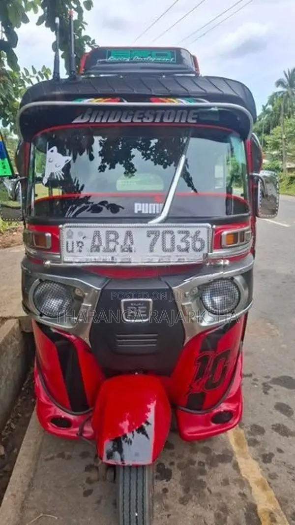 Bajaj RE 2015