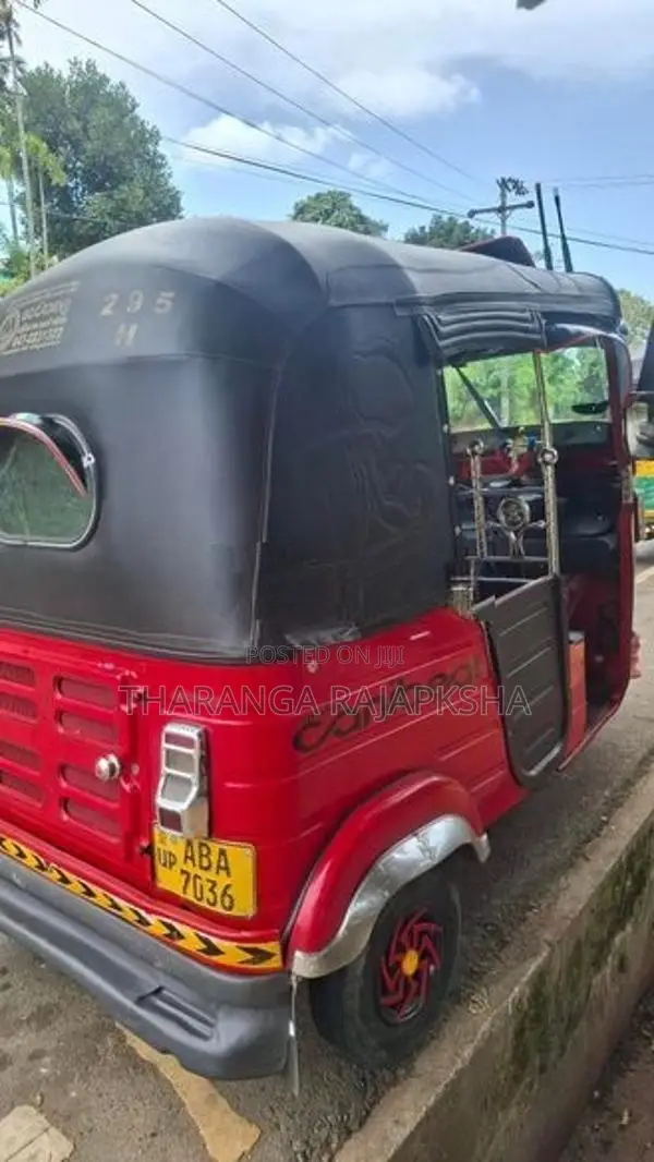 Bajaj RE 2015