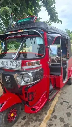 Bajaj RE 2015