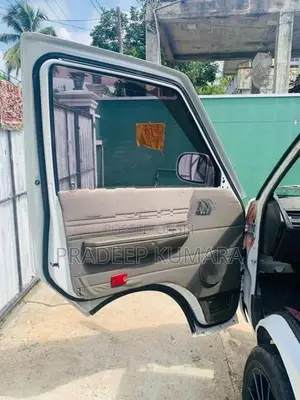 Nissan Vanette 1988