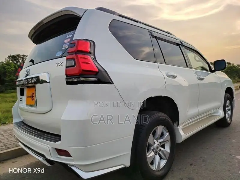 Toyota Land Cruiser Prado CBD 1st owner 2018