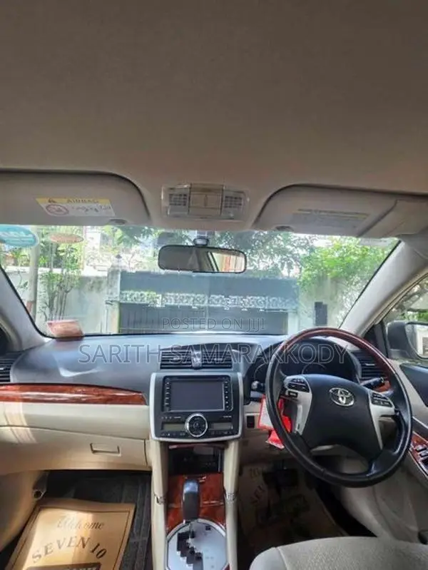 Toyota Premio G Superior 2013
