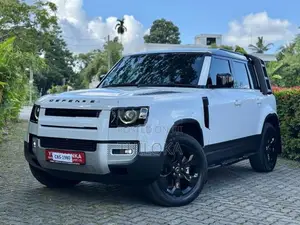 Land Rover Defender 7 seater P300 SE 2025