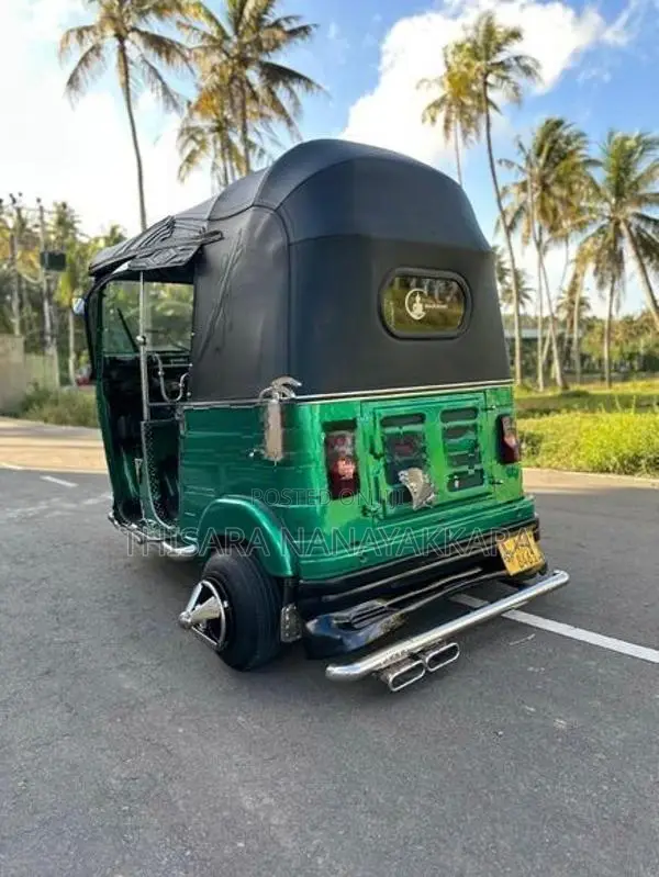 Bajaj RE 2014