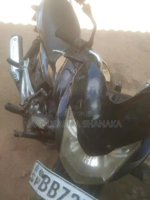 Bajaj Discover 2015