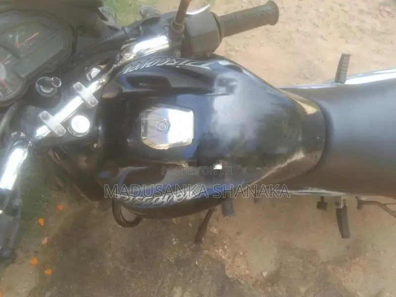 Bajaj Discover 2015