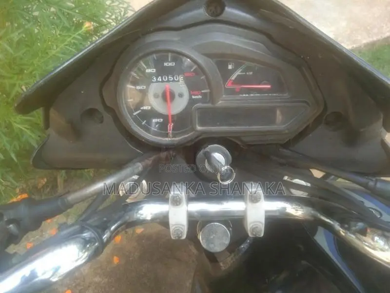 Bajaj Discover 2015
