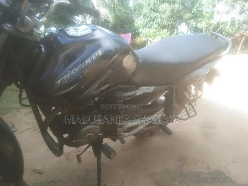 Bajaj Discover 2015