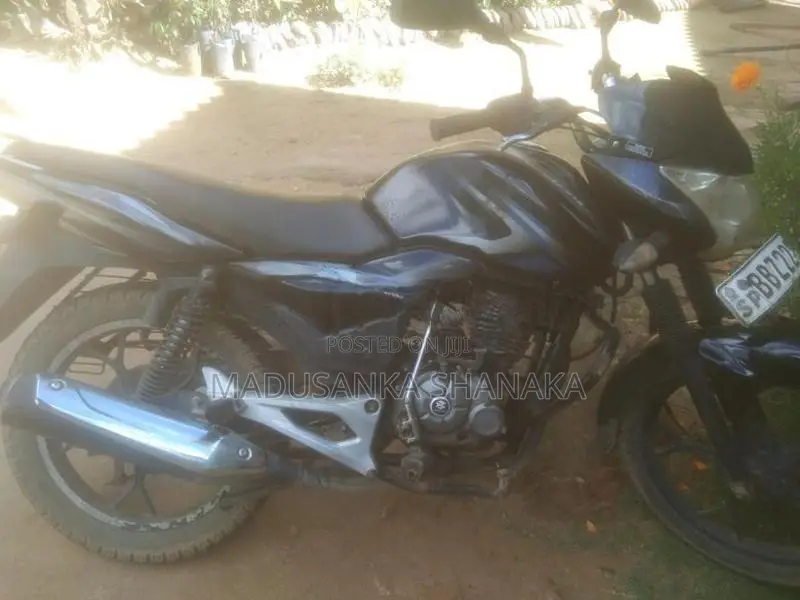 Bajaj Discover 2015