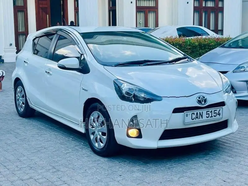 Toyota Aqua 2013