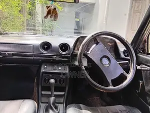 Mercedes Benz W123 200D 1980