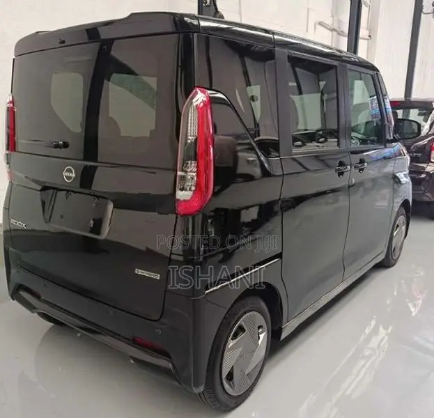 Nissan Roox 2024