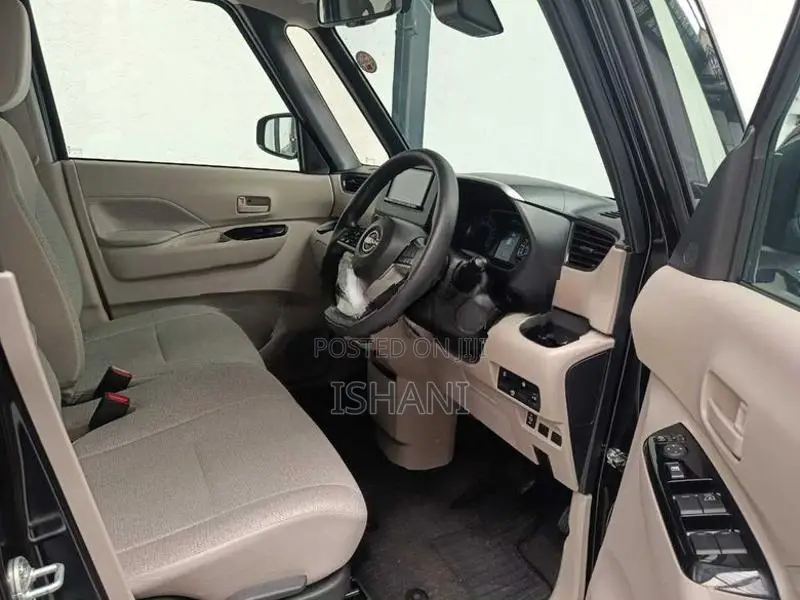Nissan Roox 2024