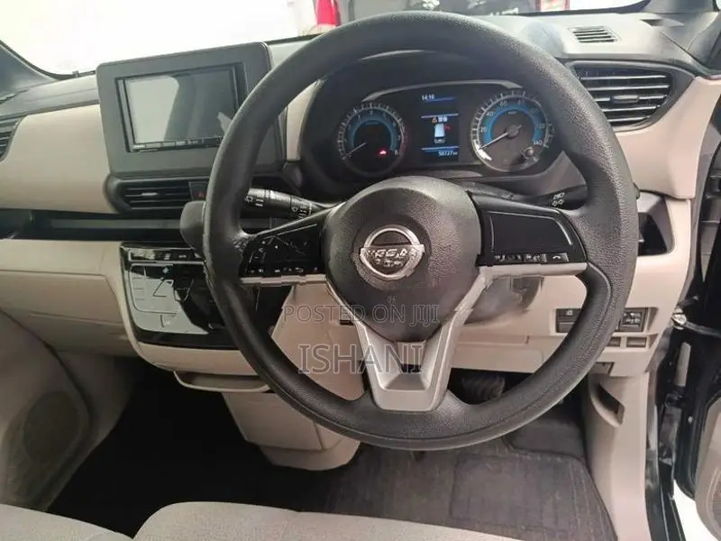 Nissan Roox 2024